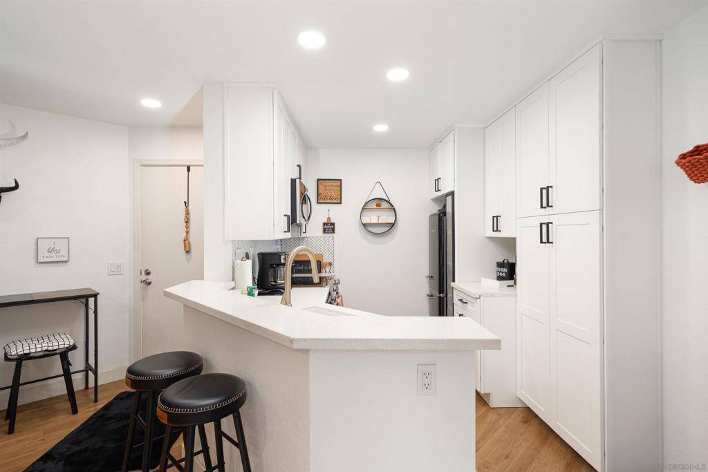 San Diego, CA 92126,9765 Mesa Springs Way #66