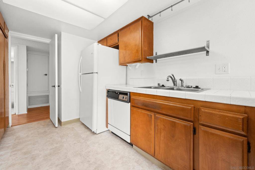 Chula Vista, CA 91910,376 Center St #120