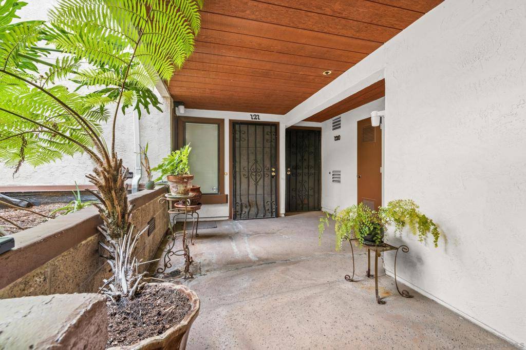 Chula Vista, CA 91910,376 Center St #120