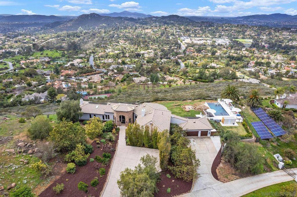 Poway, CA 92064,15484 Markar Rd