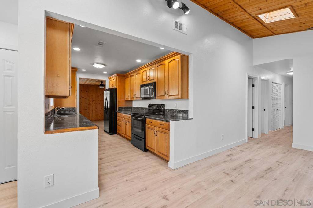 Ramona, CA 92065,342 F Street