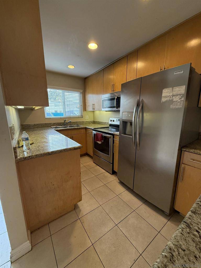 El Cajon, CA 92020,851 S Mollison Ave #6
