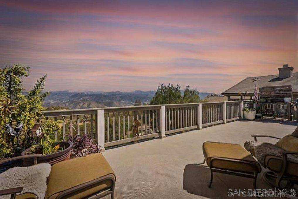 El Cajon, CA 92021,2216 Crest Dr