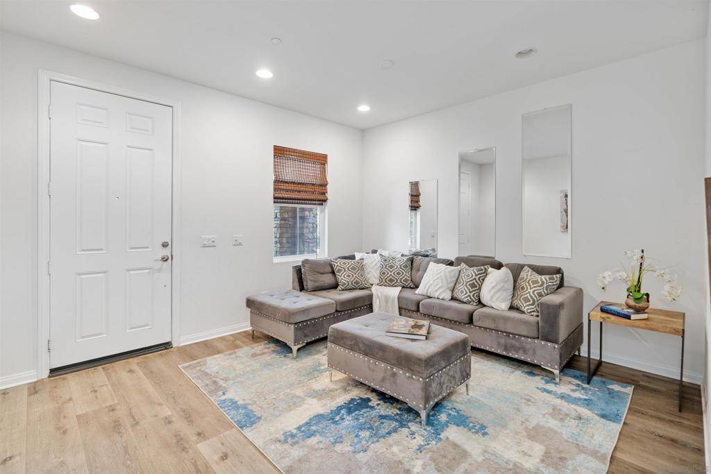 San Marcos, CA 92069,1735 Avenida Regina