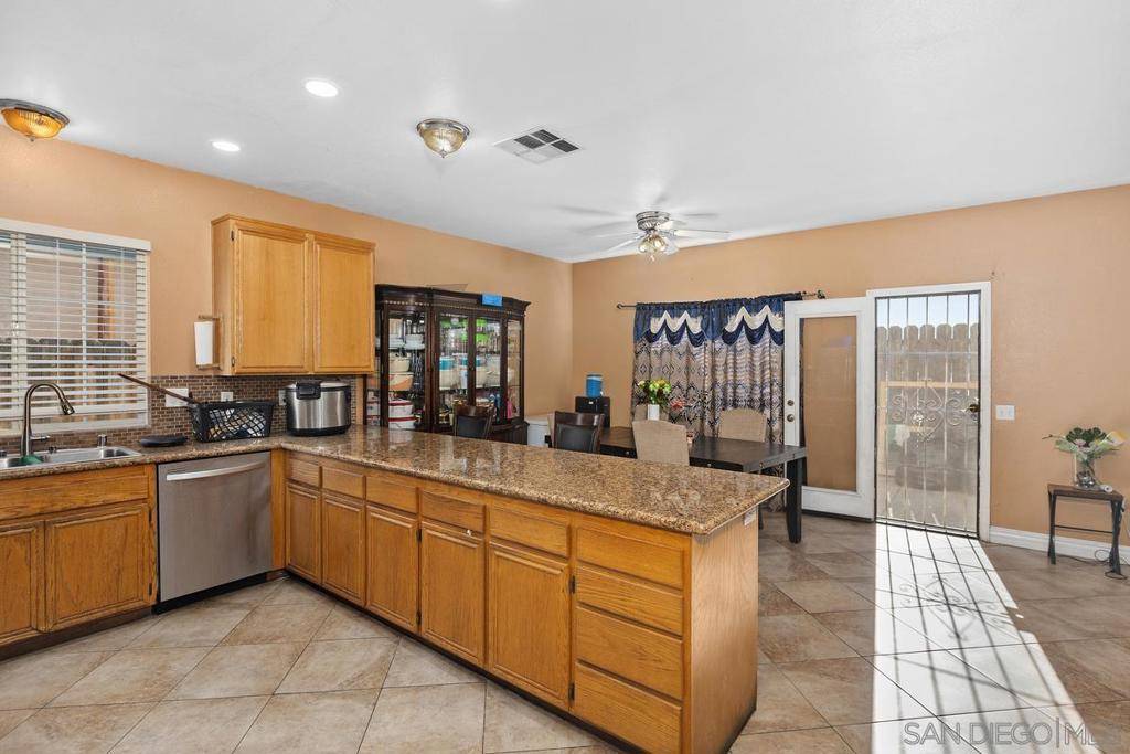 El Cajon, CA 92021,1152 Farview Ct