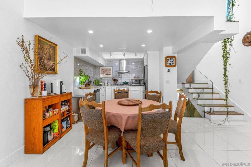 Studio City, CA 91604,10926 Bluffside Dr #30
