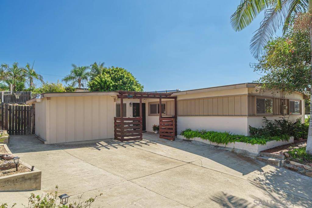 La Mesa, CA 91942,5393 Mary Fellows Avenue