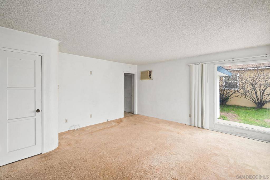 San Diego, CA 92115,4137 Loma Alta Dr