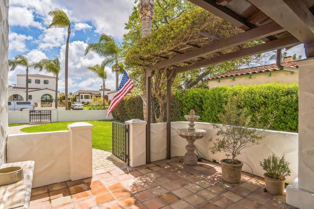 San Diego, CA 92116,4226 Middlesex Drive