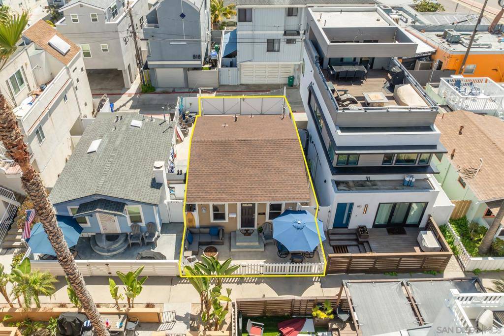 San Diego, CA 92109,819 Sunset Ct