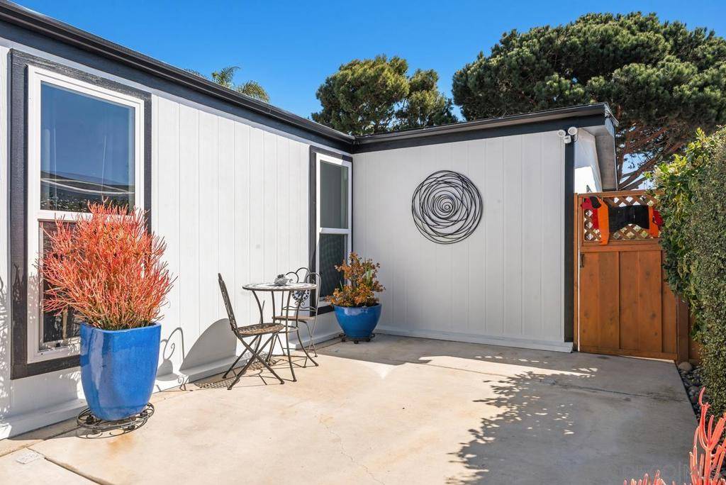 Encinitas, CA 92024,350 N El Camino Real #33