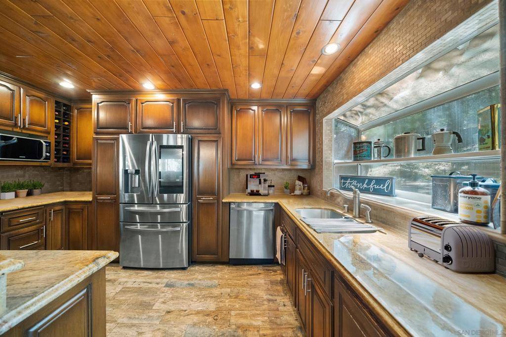 Lake Arrowhead, CA 92352,800 Zurich Dr