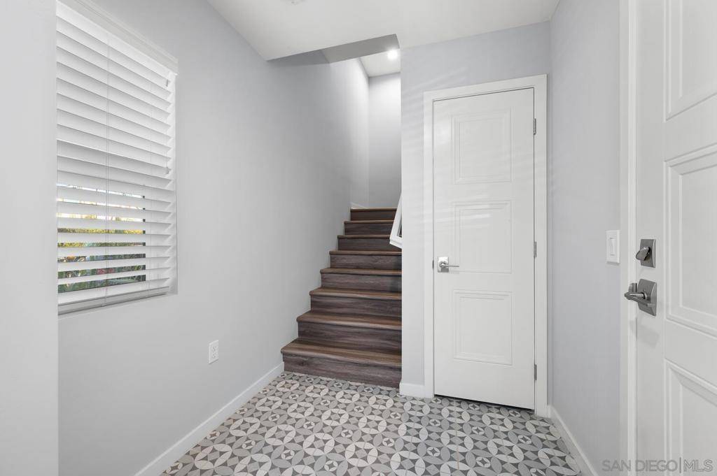 Oceanside, CA 92054,307 West St #103