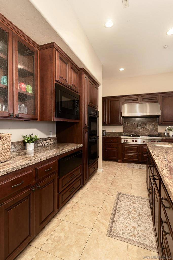 1475 Tina Ct El Cajon, CA 92019