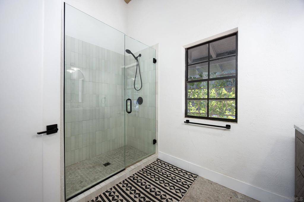 9903 Shadow Rd La Mesa, CA 91941