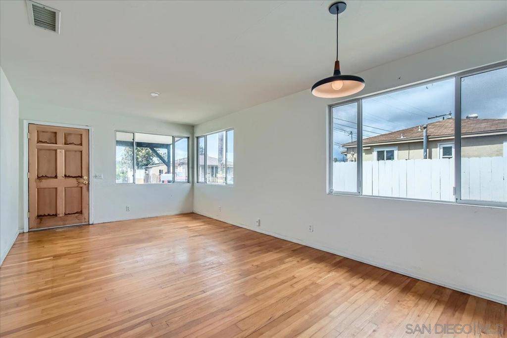 2525 Inman Court San Diego, CA 92111