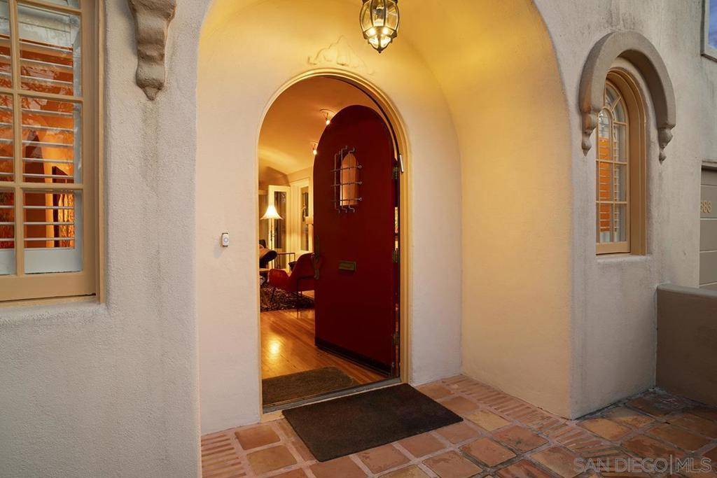 San Diego, CA 92103,3683 Albatross Street