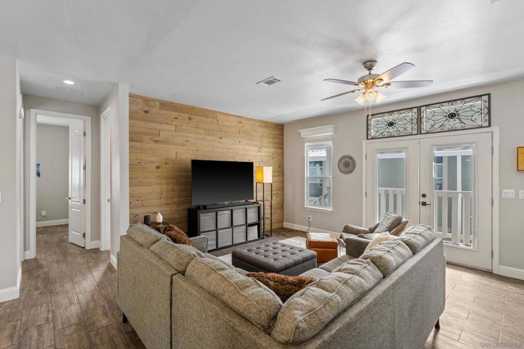 Alpine, CA 91901,3505 Alpine Blvd #1