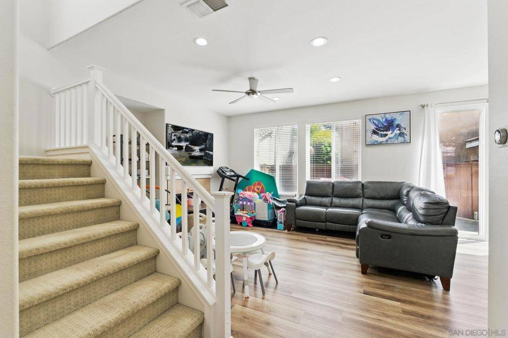 2855 Bear Valley Rd Chula Vista, CA 91915