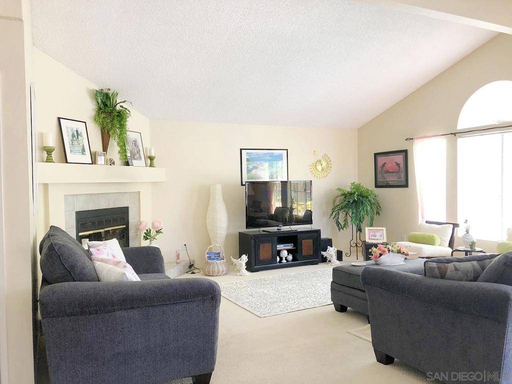 Carlsbad, CA 92010,5438 Don Luis Drive