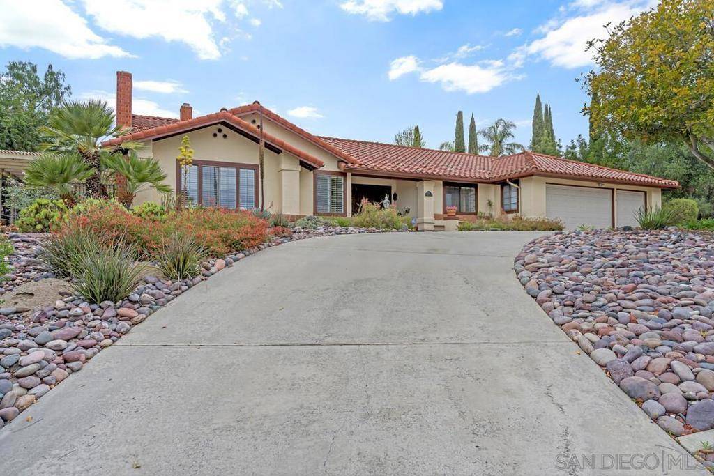 Escondido, CA 92029,1524 Stoneridge Cir