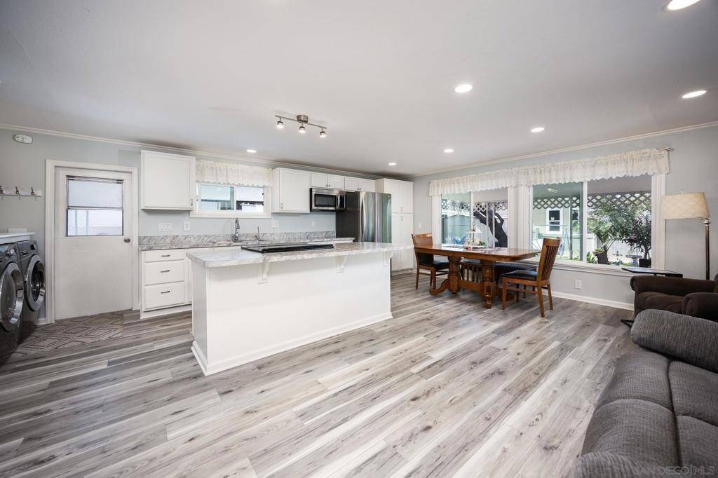 Santee, CA 92071,8712 N Magnolia Ave #SPC 177