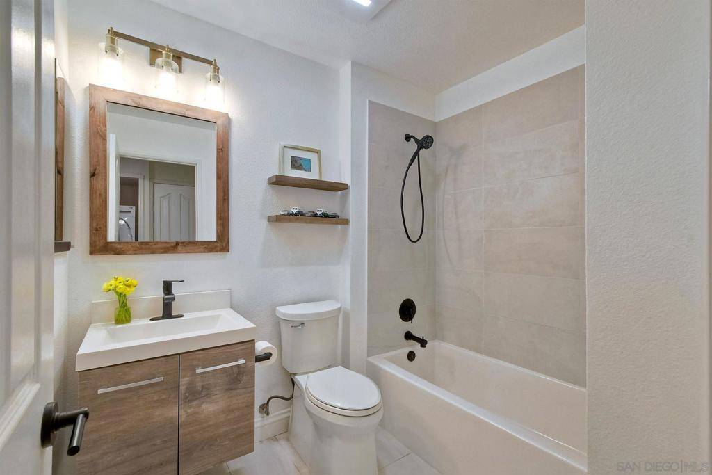 Encinitas, CA 92024,1760 S El Camino Real #106