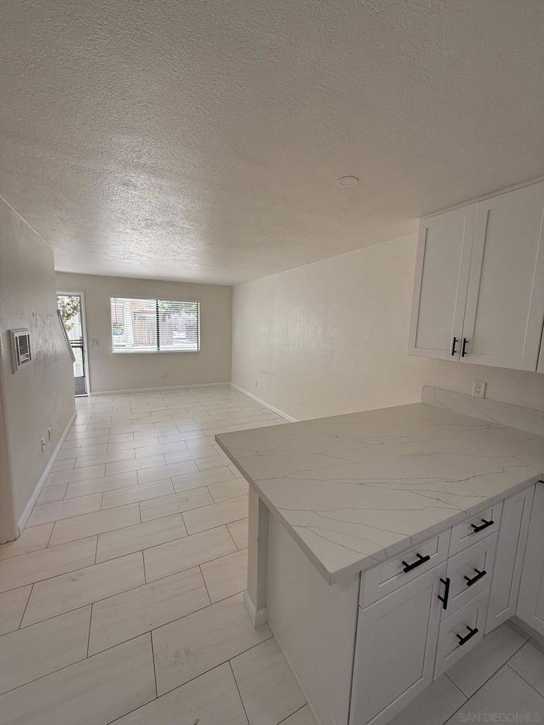 San Diego, CA 92109,1648 Oliver Ave #2