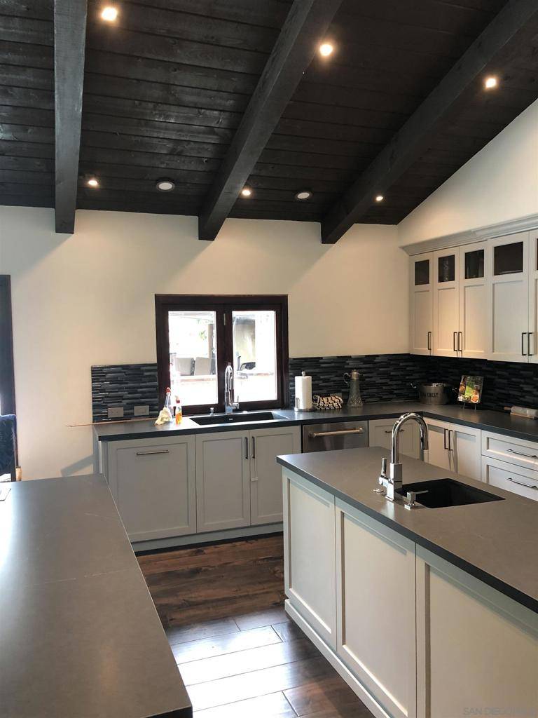 Encinitas, CA 92024,1153 Crest Drive