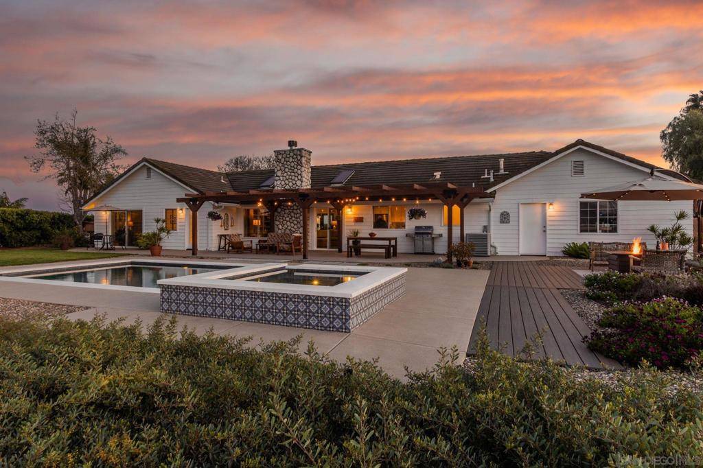 Fallbrook, CA 92028,360 Futurity Ln