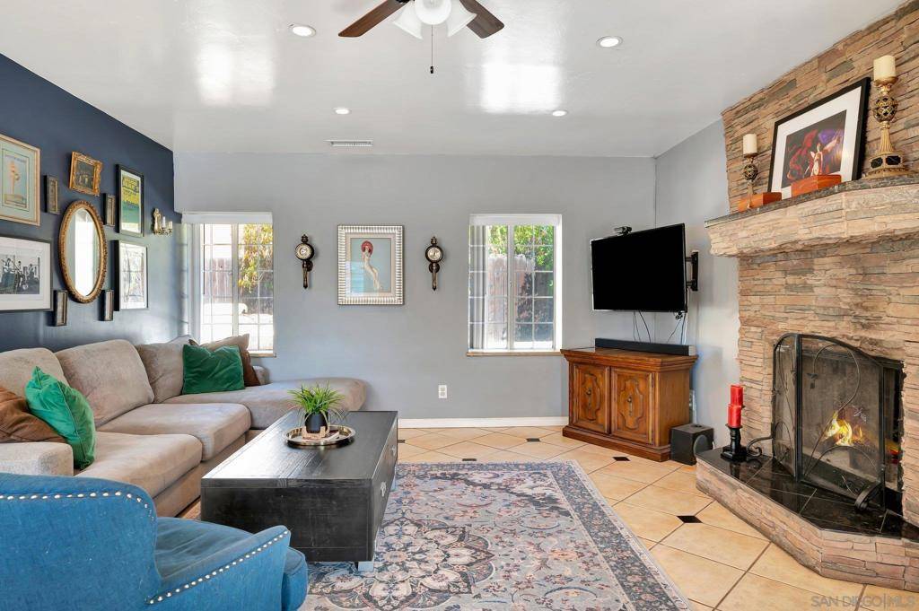 Ramona, CA 92065,111 7Th St