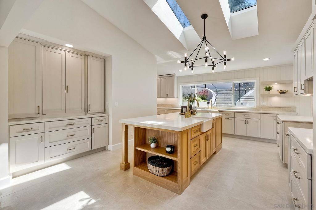 La Mesa, CA 91941,9945 Alto Dr.
