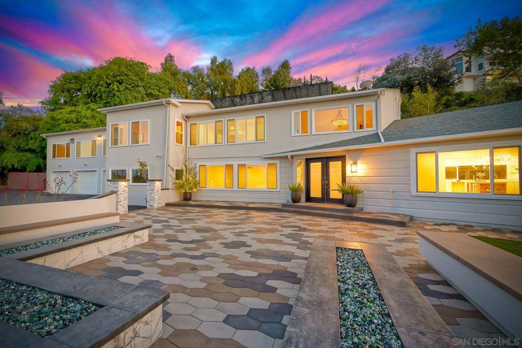 La Mesa, CA 91941,9945 Alto Dr
