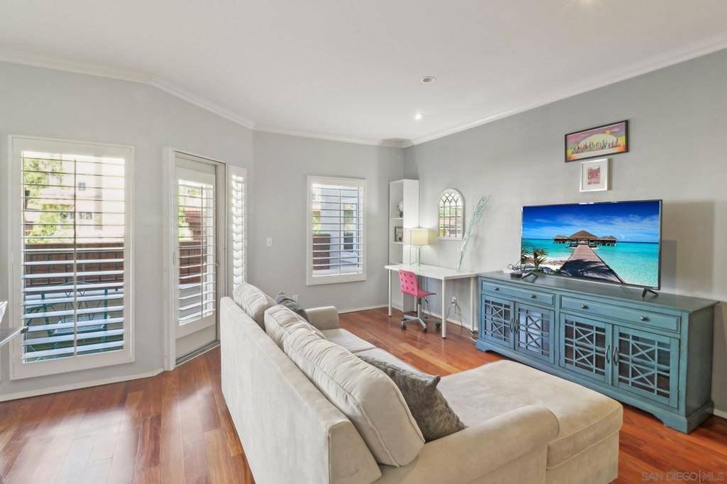 San Diego, CA 92101,620 State St #317