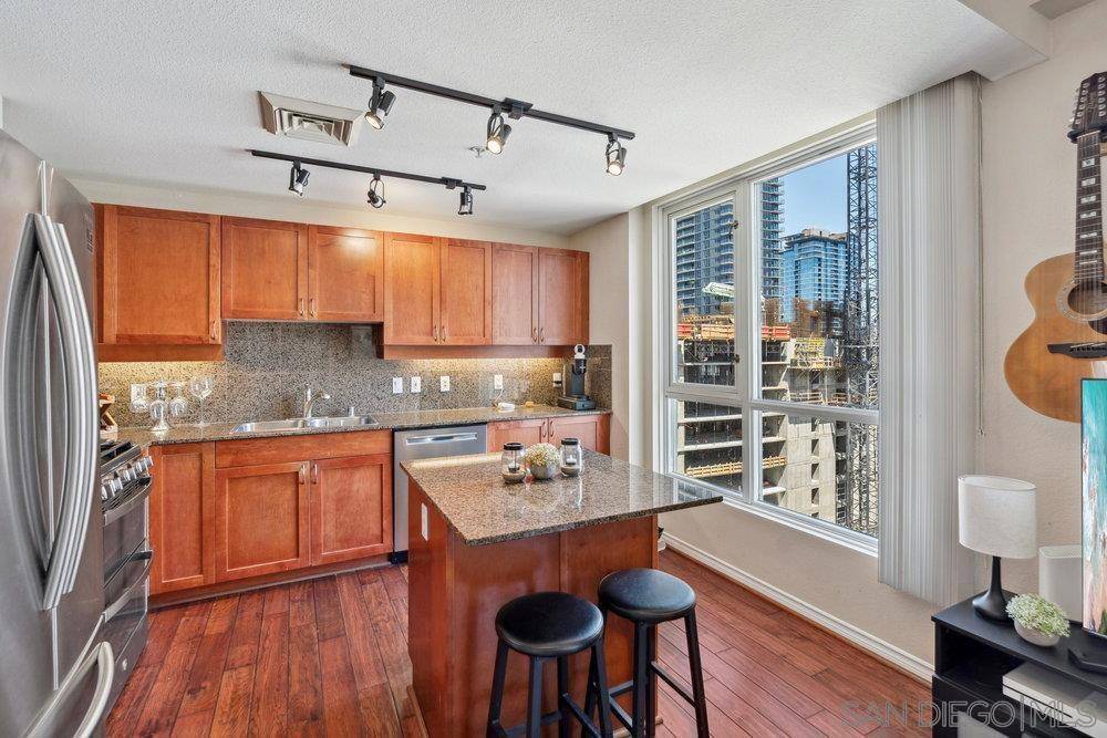 San Diego, CA 92101,1240 India St #1805