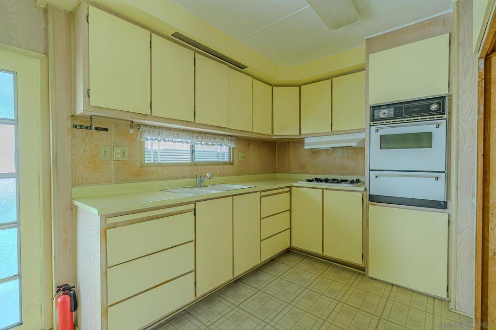Valley Center, CA 92082,28890 Lilac Rd #19