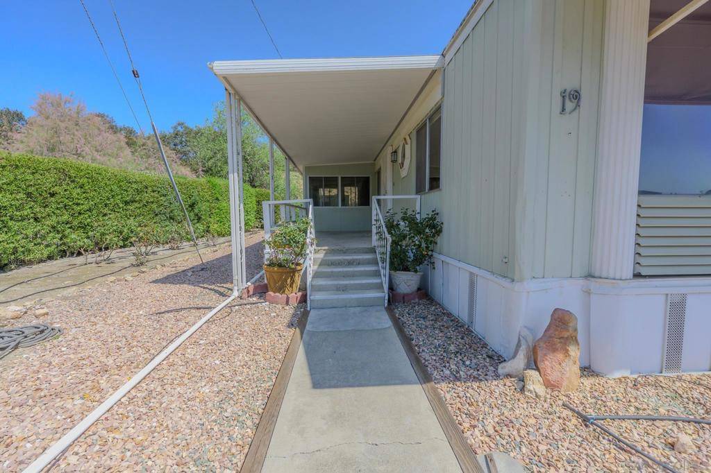 Valley Center, CA 92082,28890 Lilac Rd #19