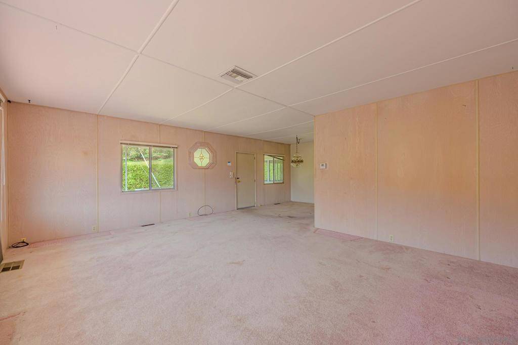 Valley Center, CA 92082,28890 Lilac Rd #19