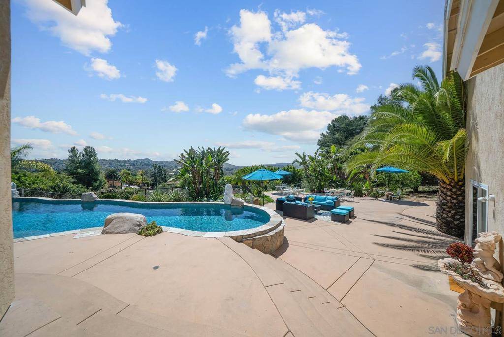 17221 Cloudcroft Dr Poway, CA 92064