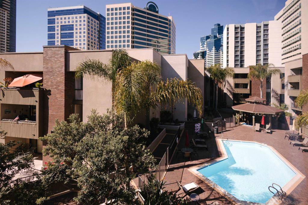 San Diego, CA 92101,850 State St #325