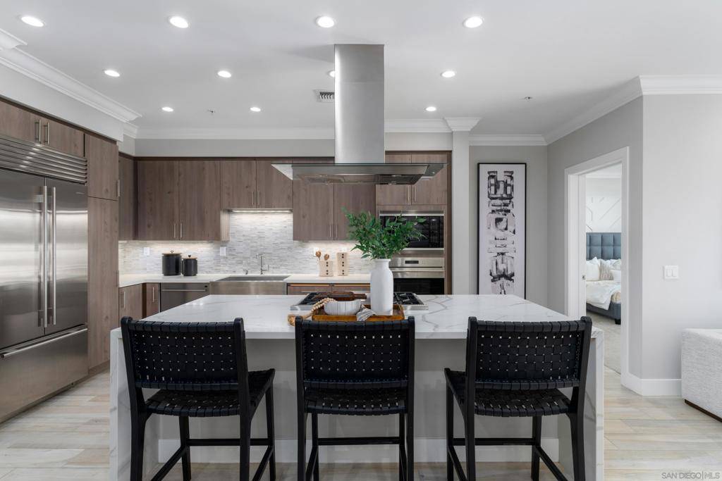 San Diego, CA 92106,3025 Byron Street #204