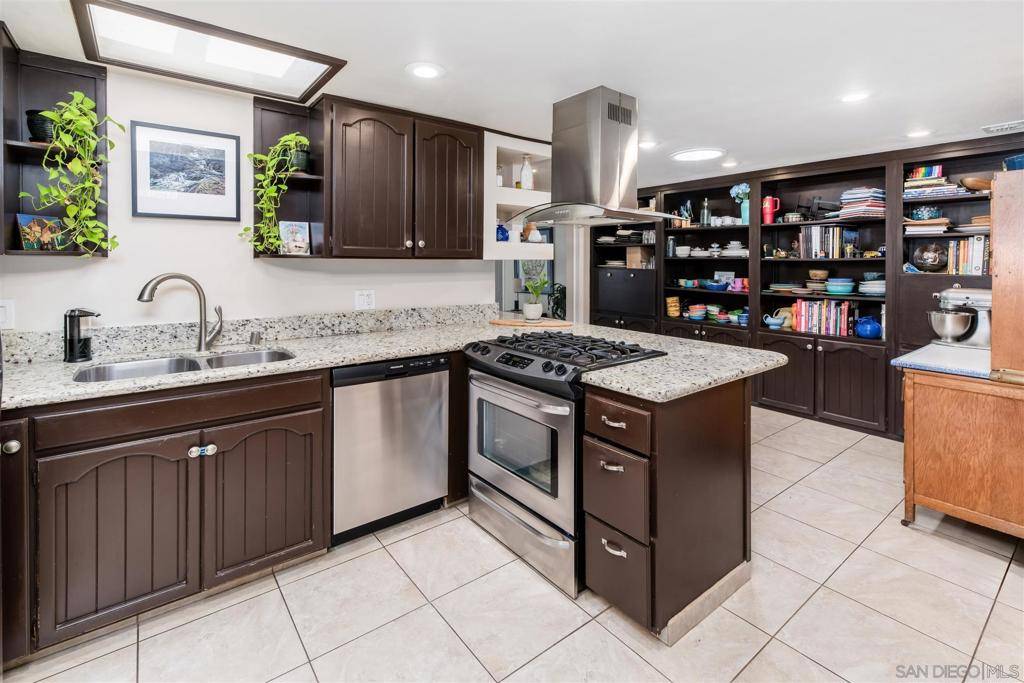 San Diego, CA 92115,4737 Baylor Dr