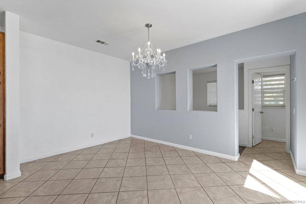 1564 Rose Garden Ln Chula Vista, CA 91915