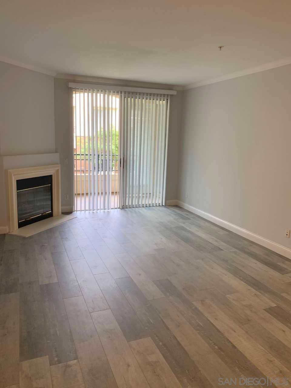 San Diego, CA 92130,12374 Carmel Country Rd #209