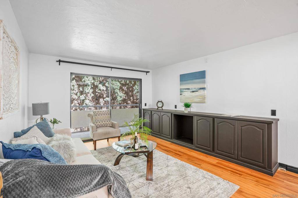 San Diego, CA 92115,5885 El Cajon Blvd #205