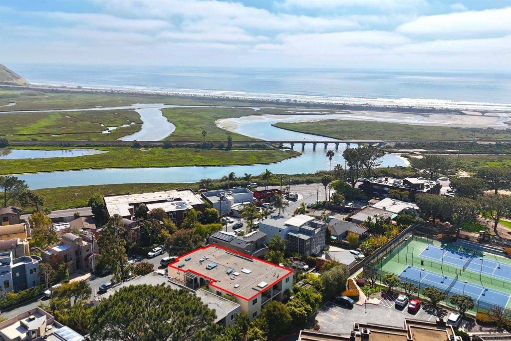 Del Mar, CA 92014,2252 Via Aprilia #4