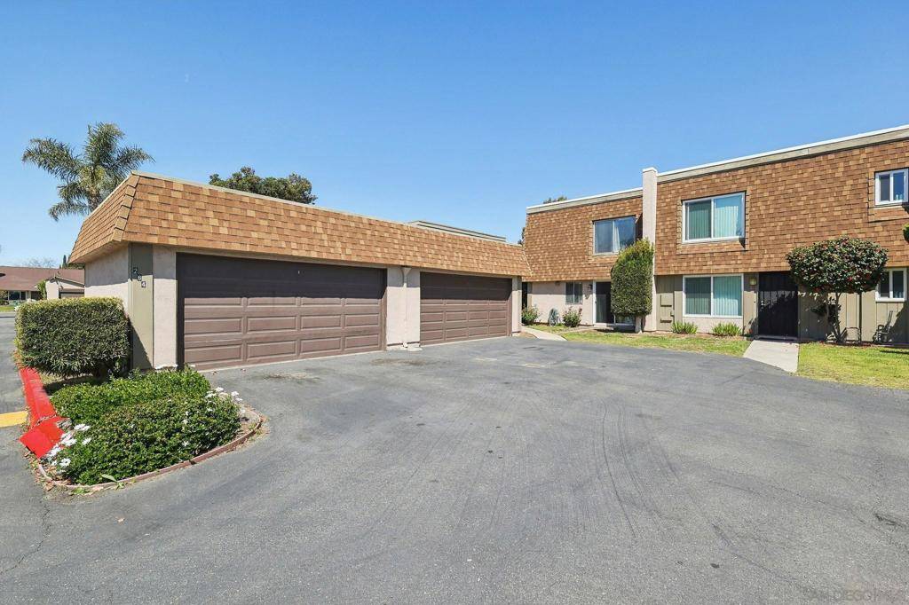 Oceanside, CA 92057,268 Festival Dr
