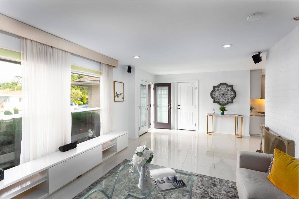San Diego, CA 92111,6427 Salizar Court