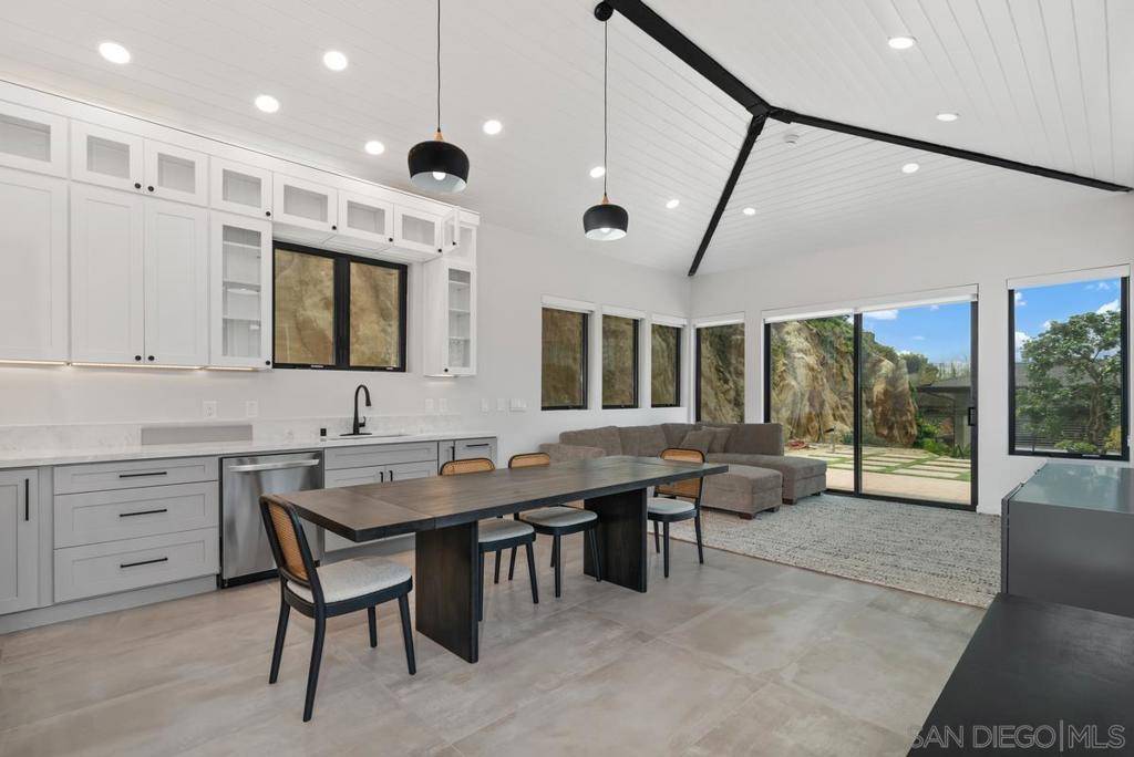 Del Mar, CA 92014,341 Hidden Pines Road
