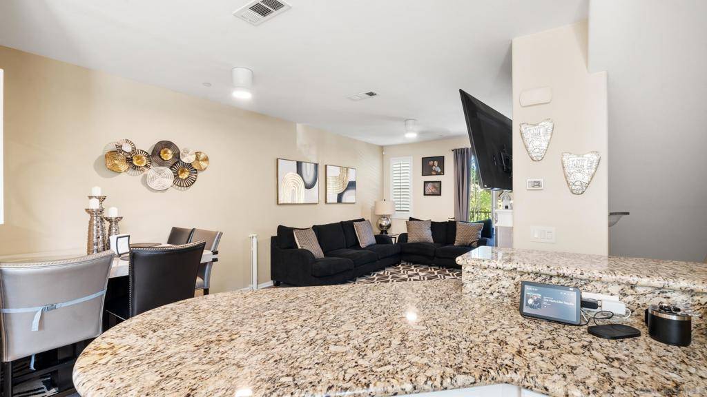 Chula Vista, CA 91913,1876 Champagne Ct #4